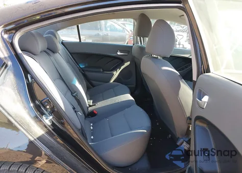 2018 Kia Forte Lx z USA, uszkodzony, nr VIN 3KPFK4A75JE184769